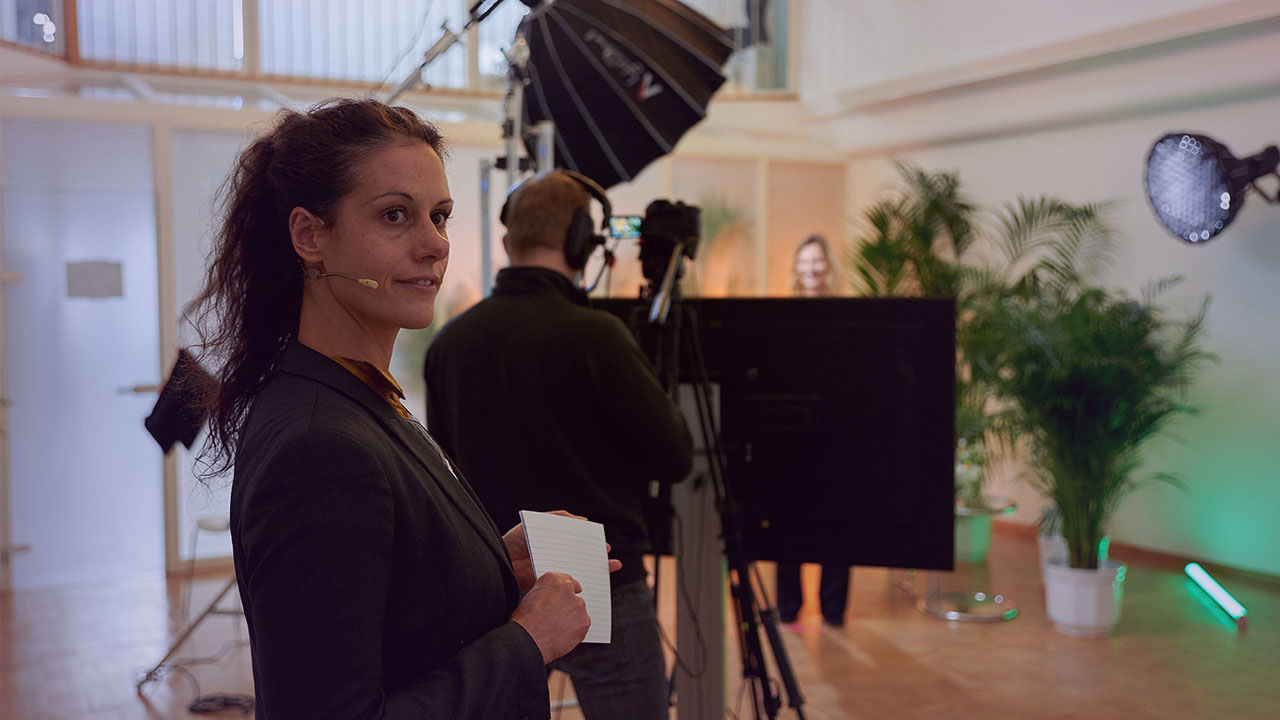 Bechora jinni boldi U ozini yosh yigitga faqat yumshoq cunnilingusdan keyin berdi